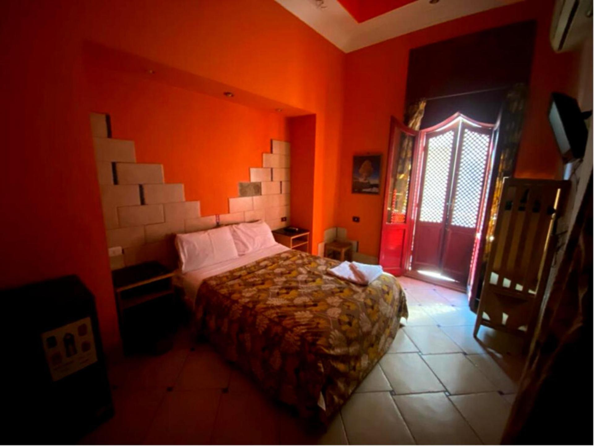 Golden Hostel *